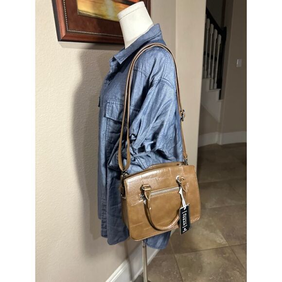 NWT La Terre Fashion Tan Vegan Leather Convertible Crossbody Satchel Purse Bag - Picture 16 of 16